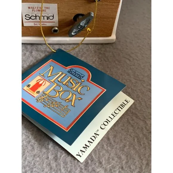 Vintage Schmid Yamada Music Box with Clown Bear & Piano - Picture 3 of 10